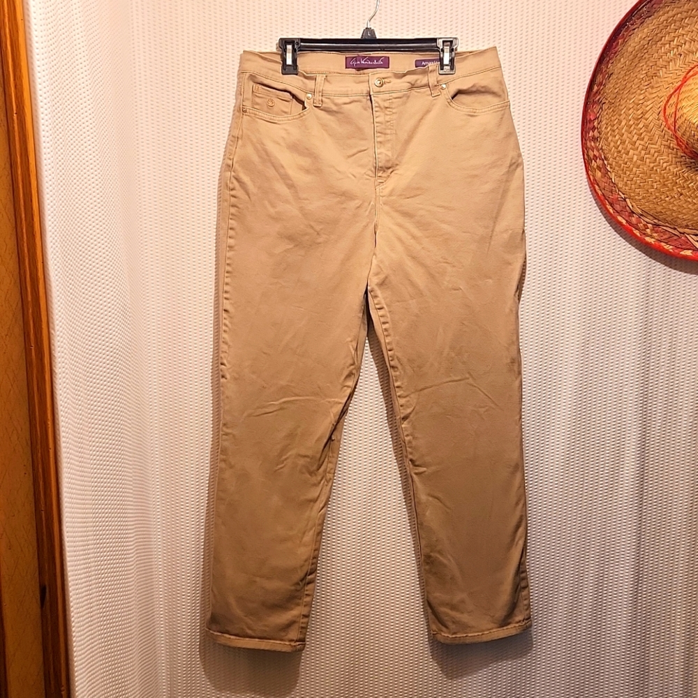 Gloria Vanderbilt Tan Amanda High Rise jeans Size 16